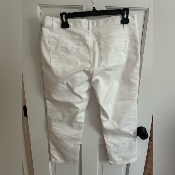 J Jill white denim crop jeans - Picture 2 of 2